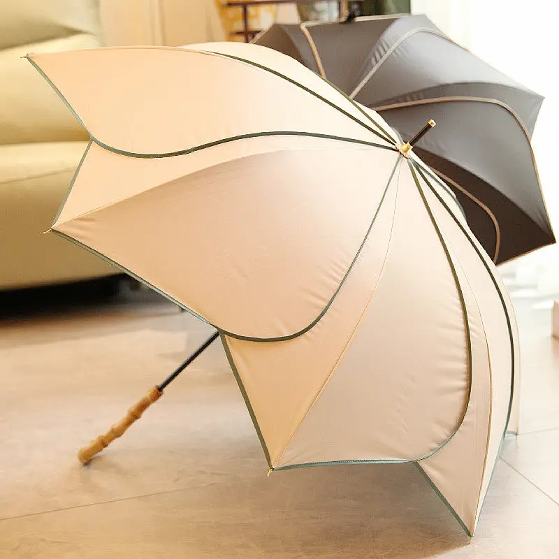 Floating Feather Umbrella Female, Petal Long Handle Umbrella Black and White Bamboo Handle Bent   Retro Wind