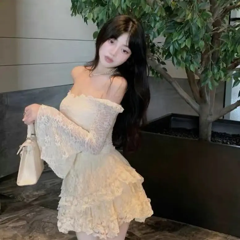 Sexy Hollow Out Women Cropped Tops Summer See Through Long Sleeved Lace T Shirt Streetwear V Neck Backless Patchwork Tees