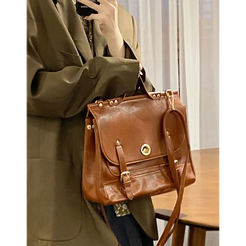 British Style Retro Postman Bag Woman New Fashion Classical Korean Version Briefcase Large Capacity Backpack PU Leather Textured