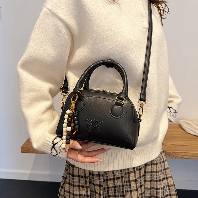 

New Niche Retro Women's Bags, High-end Textured Bowling Bags, One-shoulder Messenger Handbags, Coffee-colored Commuting.