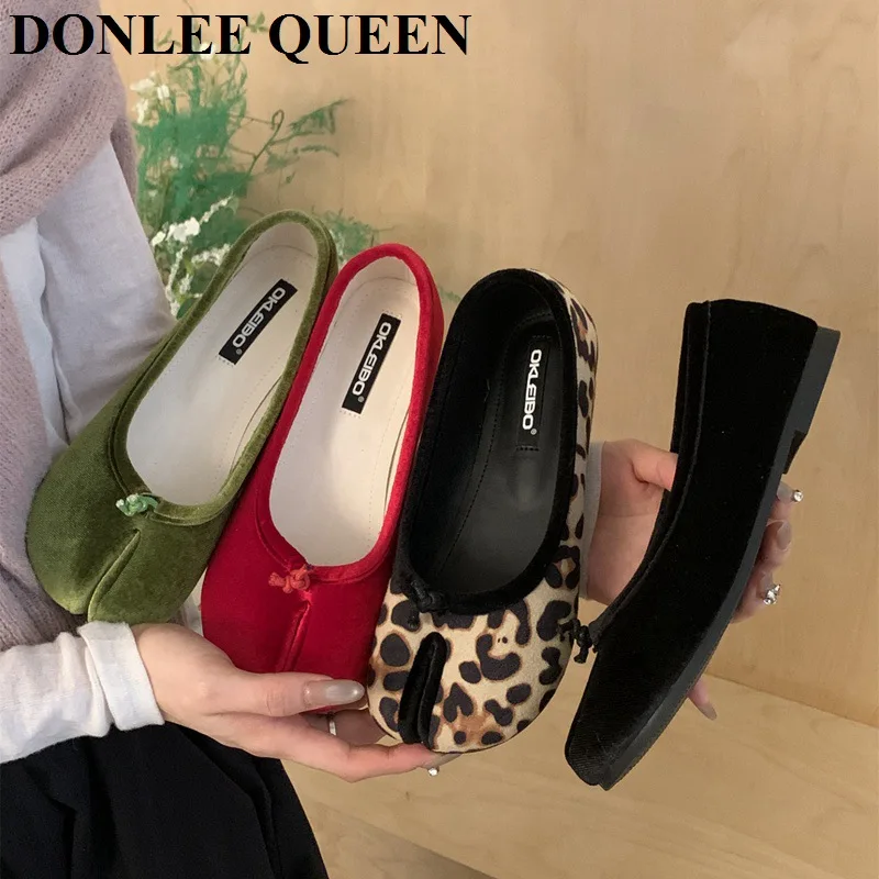 Elegant Korean Style Women Silk Velvet Flats Shoes 2026 New Spring Shallow Niche Ballerina Split Toe Tabi Ninja Shoes Comfy Flat
