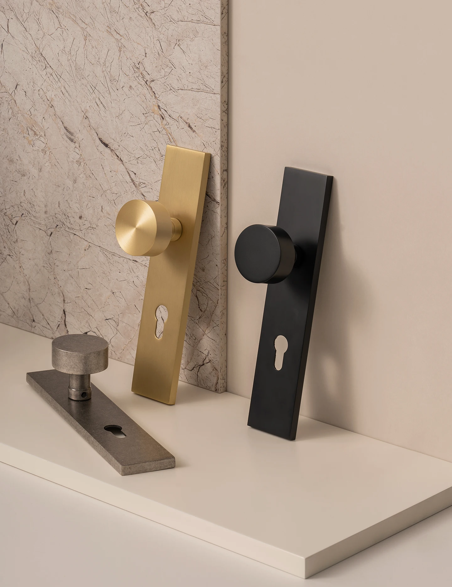 DOOROOM Messing-Türschloss-Set, schwarze integrierte Schlosspaneele, Innentürschloss, dekoratives Schloss, Durchgangsschloss, Türgriff – Detail 1