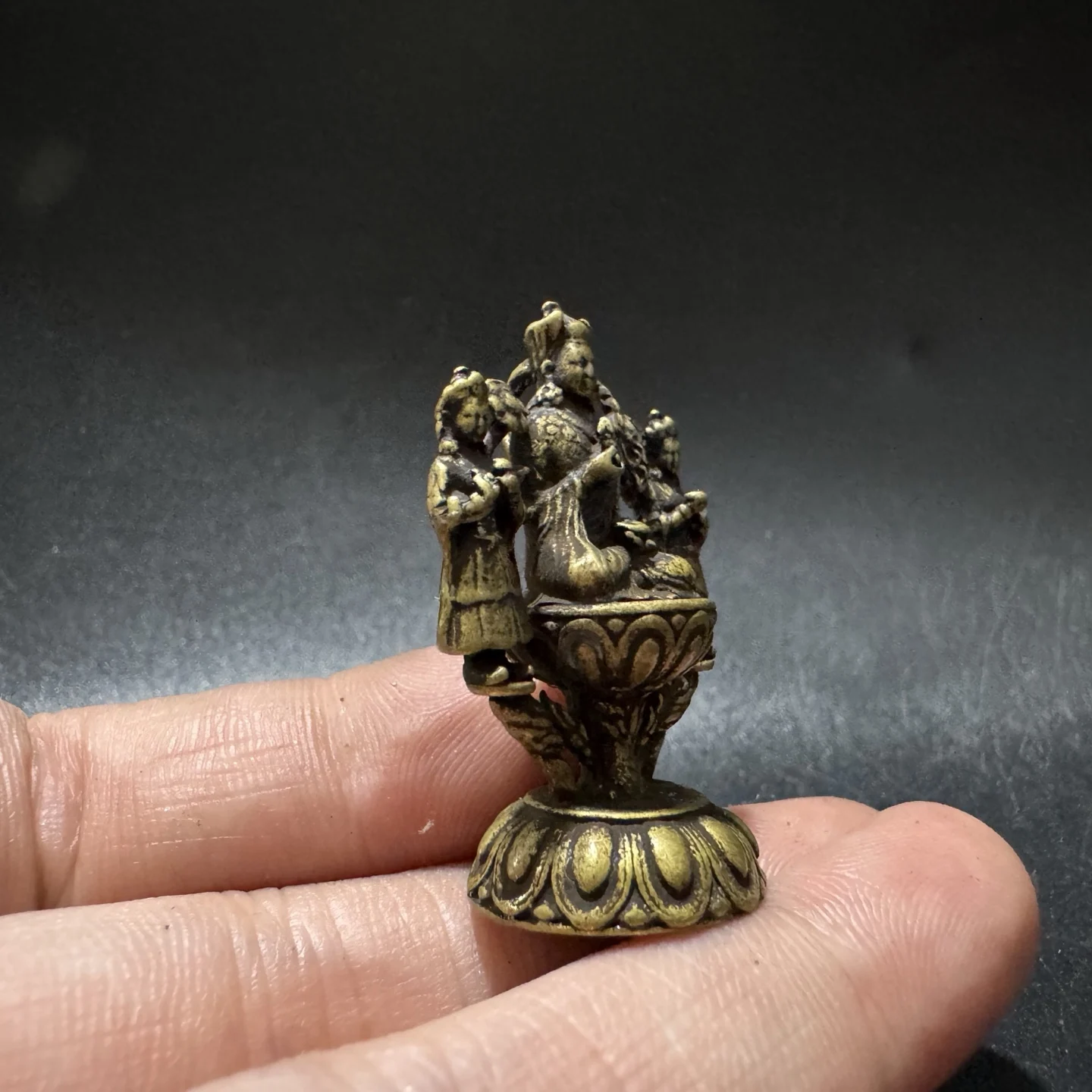 Tibetan brass solid retro Lotus Peanut Master Dakini Second Disciple Buddha ornaments