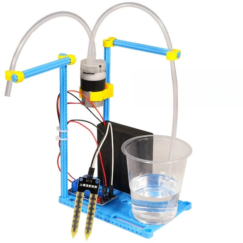 Small production handmade DIY innovation small invention humidity sensing automatic watering system watering machine model spell