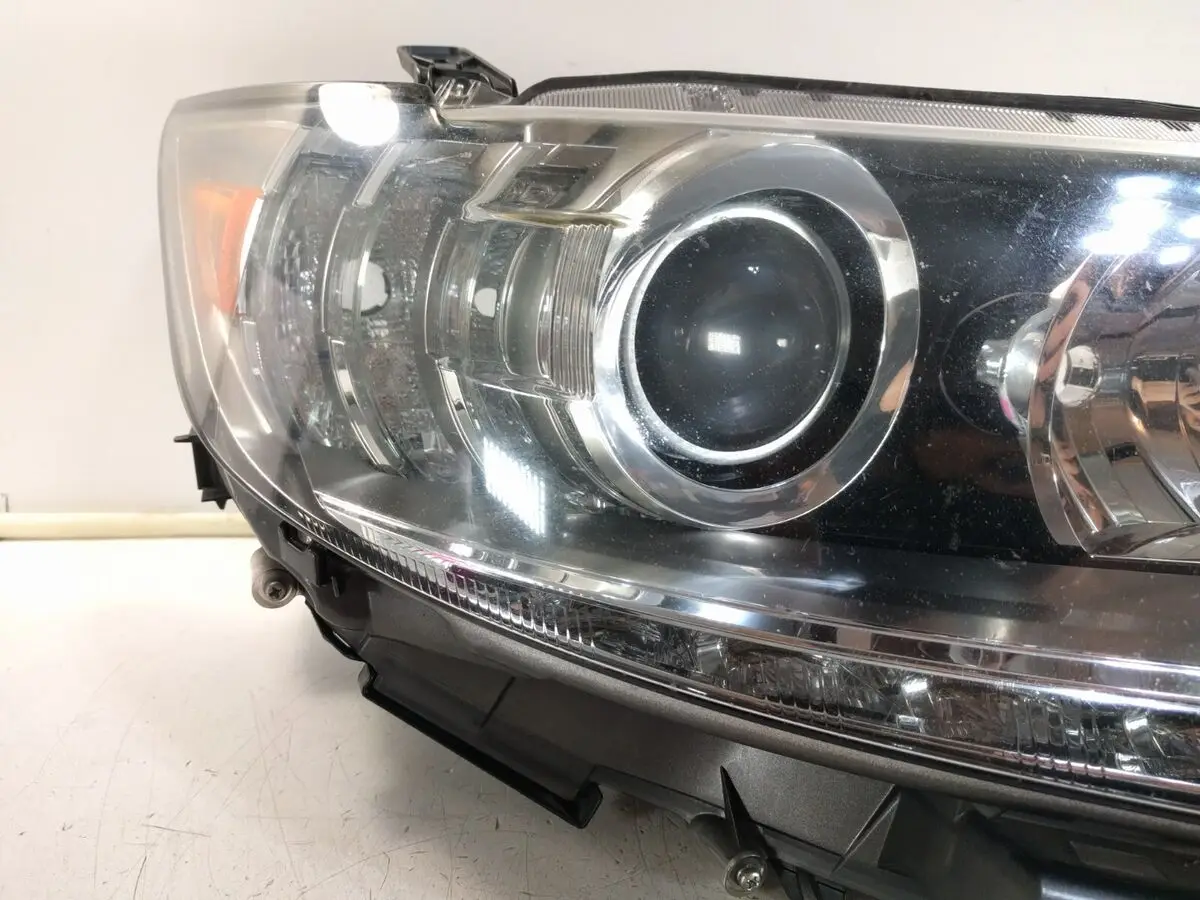 81106-33B40 81105-33B40 8110533 B40 8110633 B40 Links Rechts Scheinwerfer Scheinwerfer Montage für Lexus 2013-2014 ES250 2013 2014