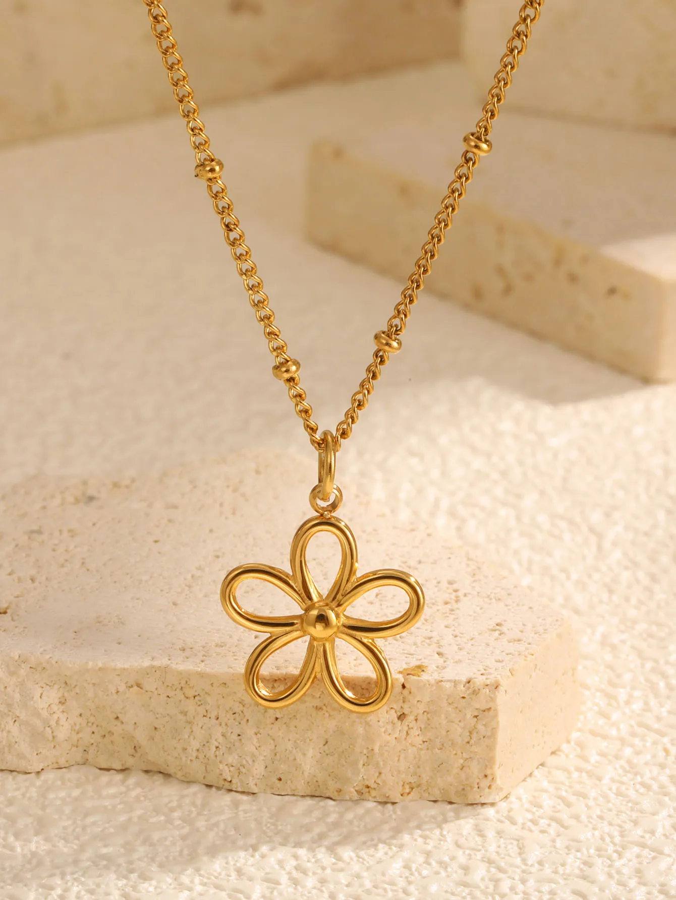 

Vnox Sweet Flower Pendant Necklaces for Women Girls, Hollow Plant Floral Pendant with Adjustale Cable Chain, Dainty Jewelry Gift