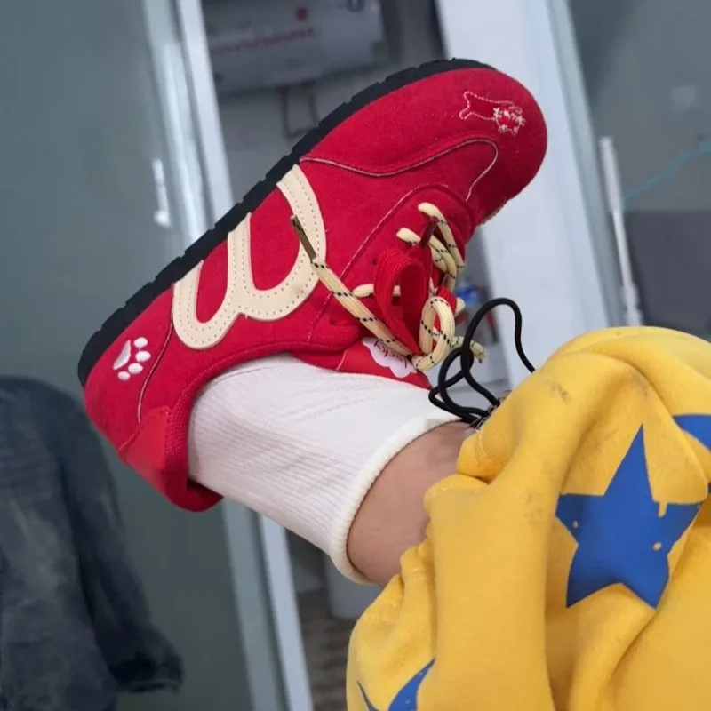 2026 New Women Suede Retro Sneakers Cartoon Embroidery Trainers Non Slip Vintage Casual Walking Shoes Casual Sports Bread Shoes