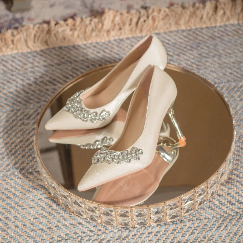 جديد أشار تو الانزلاق على حجر الراين عالية الكعب الربيع والخريف مزاجه خنجر حذاء واحد