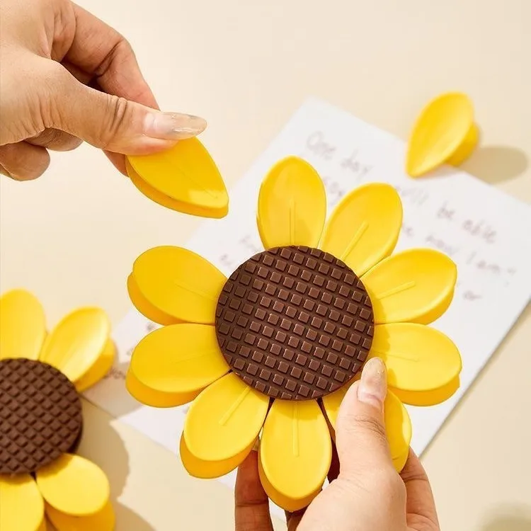 Magnetic Sealing Clips Sunflower Shape Strong Magnet Reusable Food Bag Clips Refrigerator Magnet for Kitchen Storage Office Gift