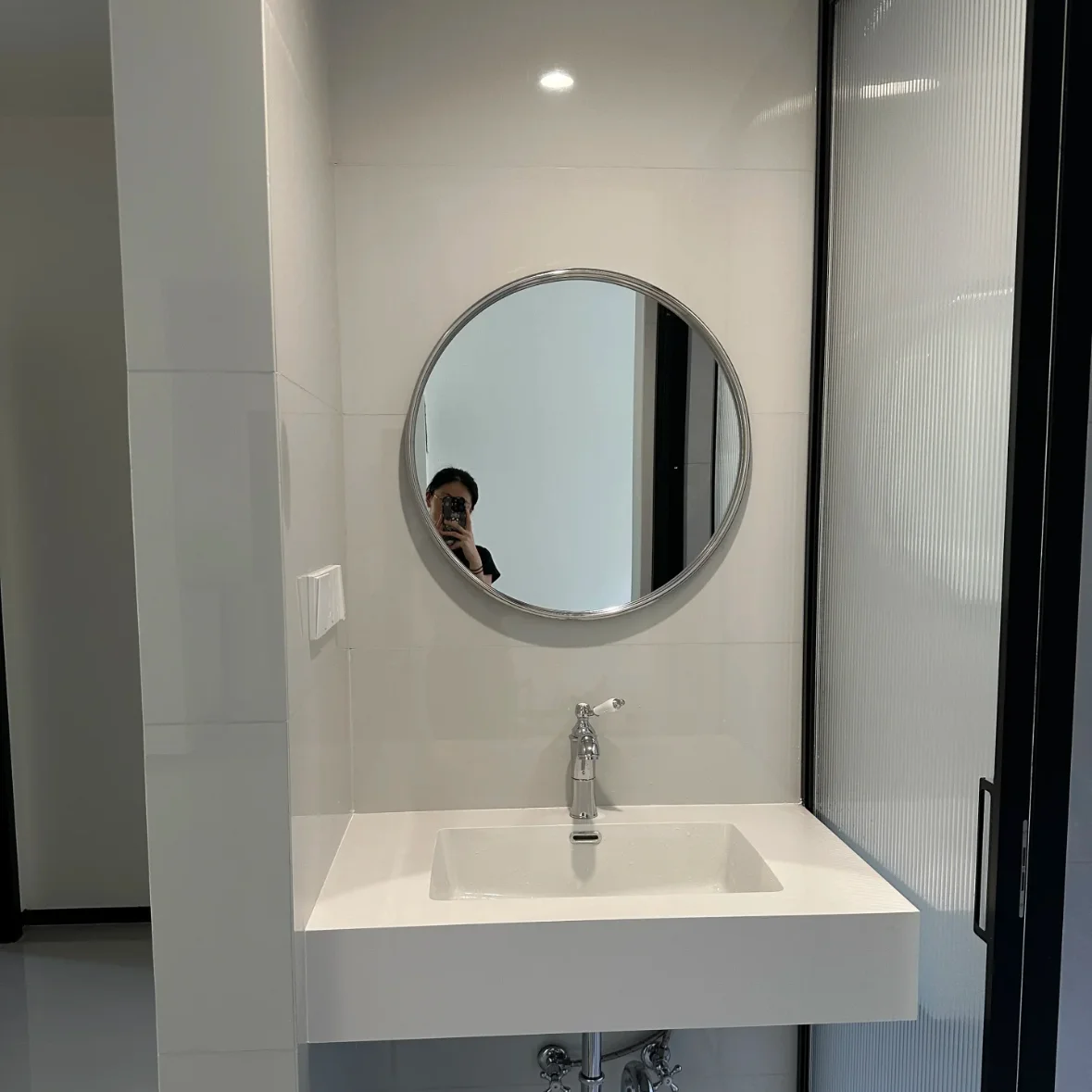 Stainless steel Bathroom  Mirror Small Modern Metal Frame Portable Makeup Mirror Wall Hanging Spiegel Home Decoration