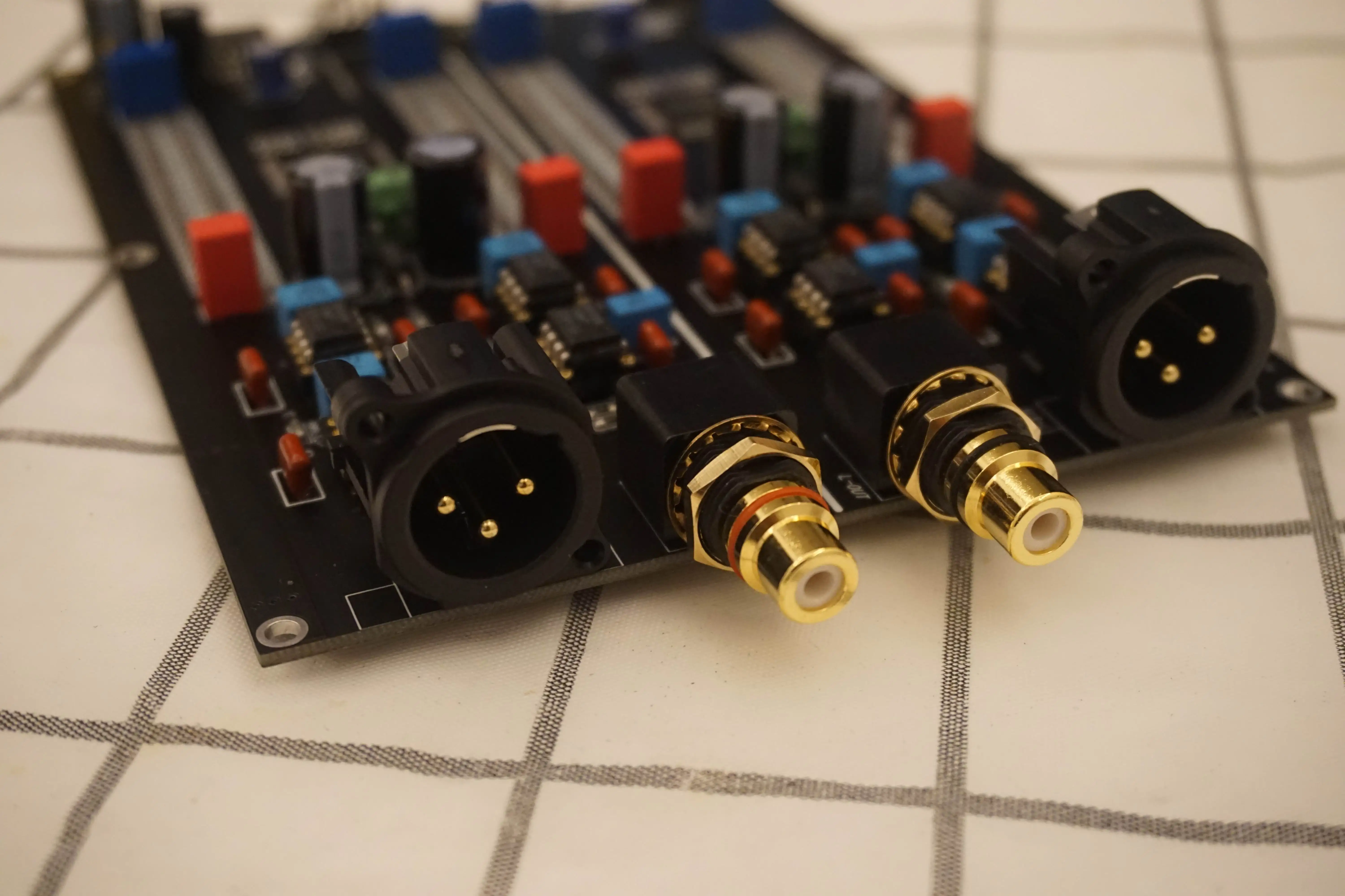 24-bit 384 KHz PCM NOS R2R Resistor Network Decoder Board with 0.1/1000 Accuracy