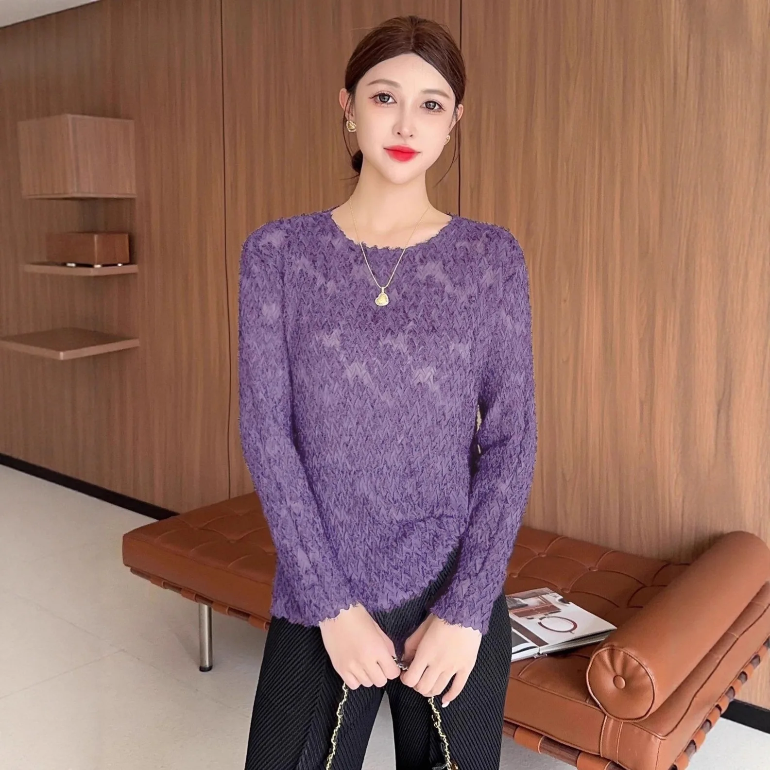 

Miyake Fold 2025, осенний новый складной круглый вырез, приталенный крой с узором ананаса, складки, дизайн Sense, женский повседневный модный нижний топ