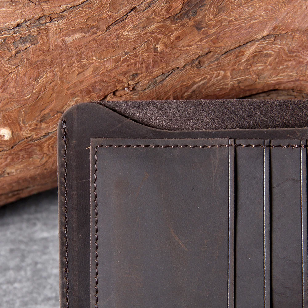 S.WORKER Klassische Kurzbörse aus Vollnarbenleder für Herren, Minimalistische Taschenbörse mit Kartenhalter – Detail 12