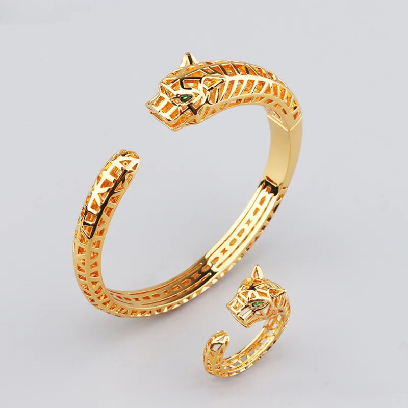 New Creative Hollow Green Eye Leopard Titanium Steel Micro-Inlaid AAA Zircon Bracelet Ring Palace Luxury Suit