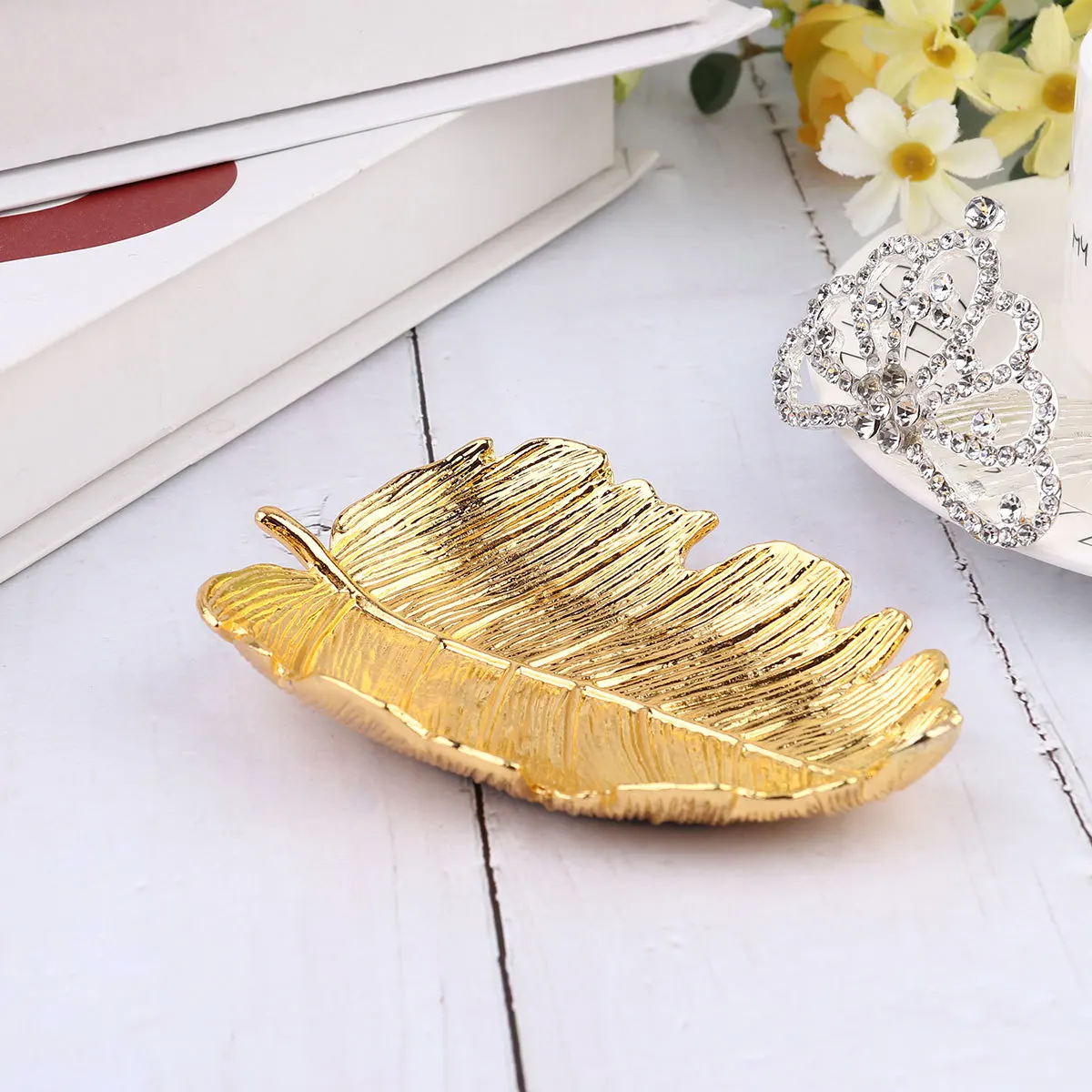 

1Pcs Jewelry Plate Ring Storage Tray Creative Leaf Shape Dish Compact Trinket Holder for Home Wedding Valentine Gift