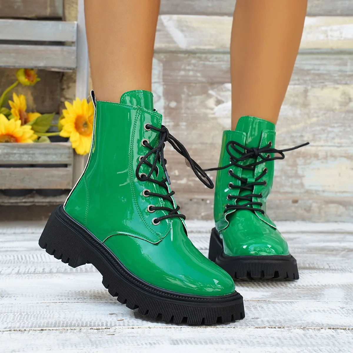 Fall and Winter Thick Bottom Riding Boots Waterproof Platform Lacing Fashion Women\'s Boots Green Black Large Size 42