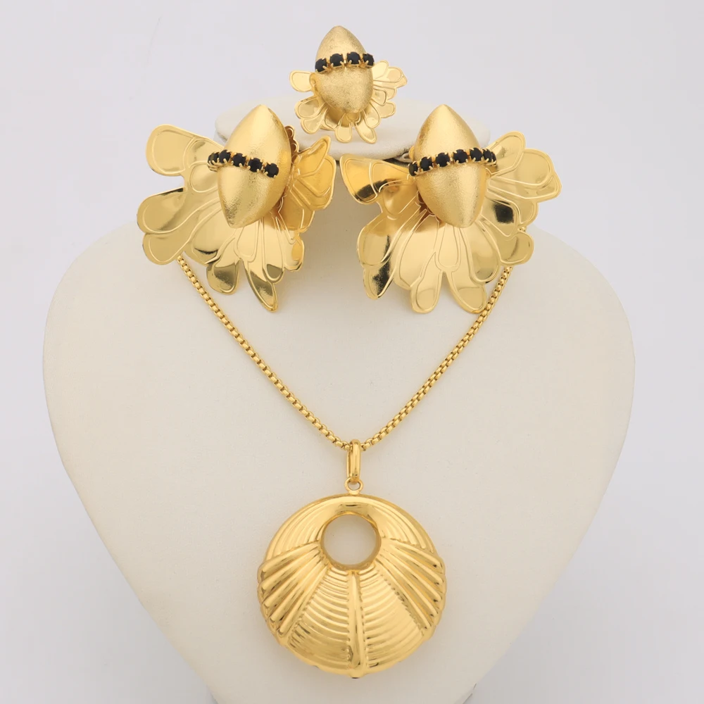 

Gold Color Bee Shape Jewellery Set For Dubai Bride Earrings Ring Luxury Pendant Gift for Valentine's Day Wedding Anniversary