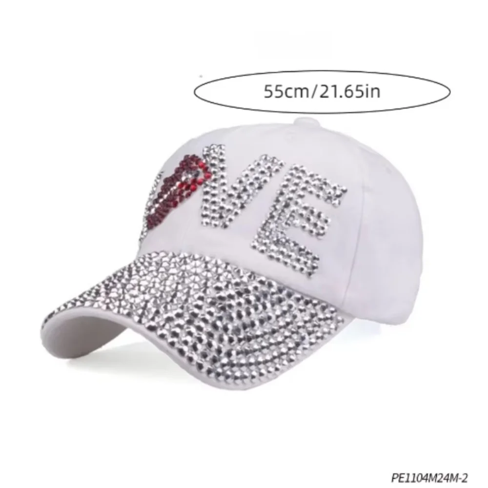 قبعة بيسبول بيضاء لعيد الحب من PESENAR مع تصميم حب من حجر الراين: متألقة ورومانسية للحب اللامع مع مظهر على شكل حرف V