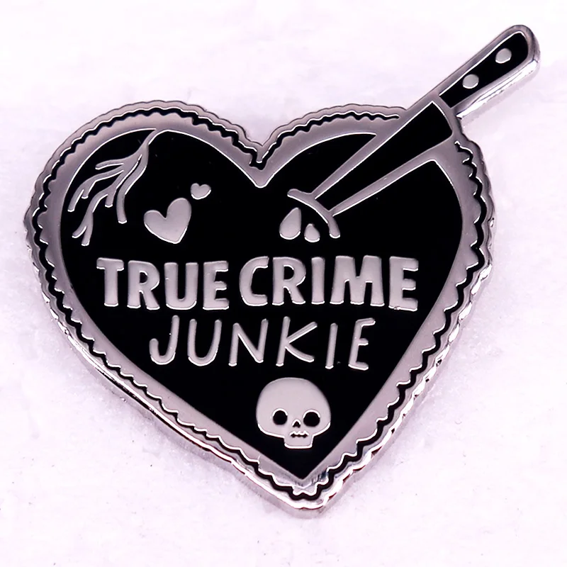 True Crime dyed Heart smalto Pin Crime show spilla distintivo regalo di gioielli di Halloween