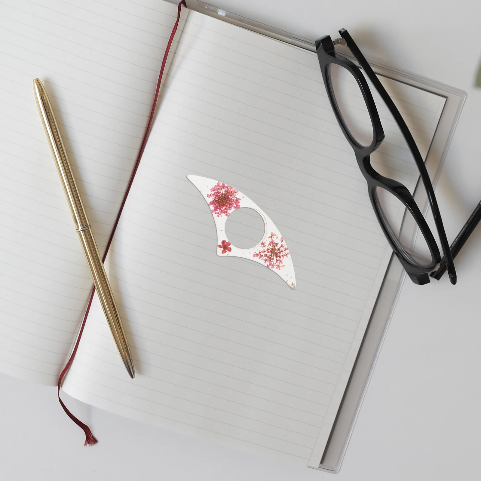 

Dried Flower Bookmark Thumb Page Holder Lightweight Floral Accessory for Reading Students Decorative Page for Books