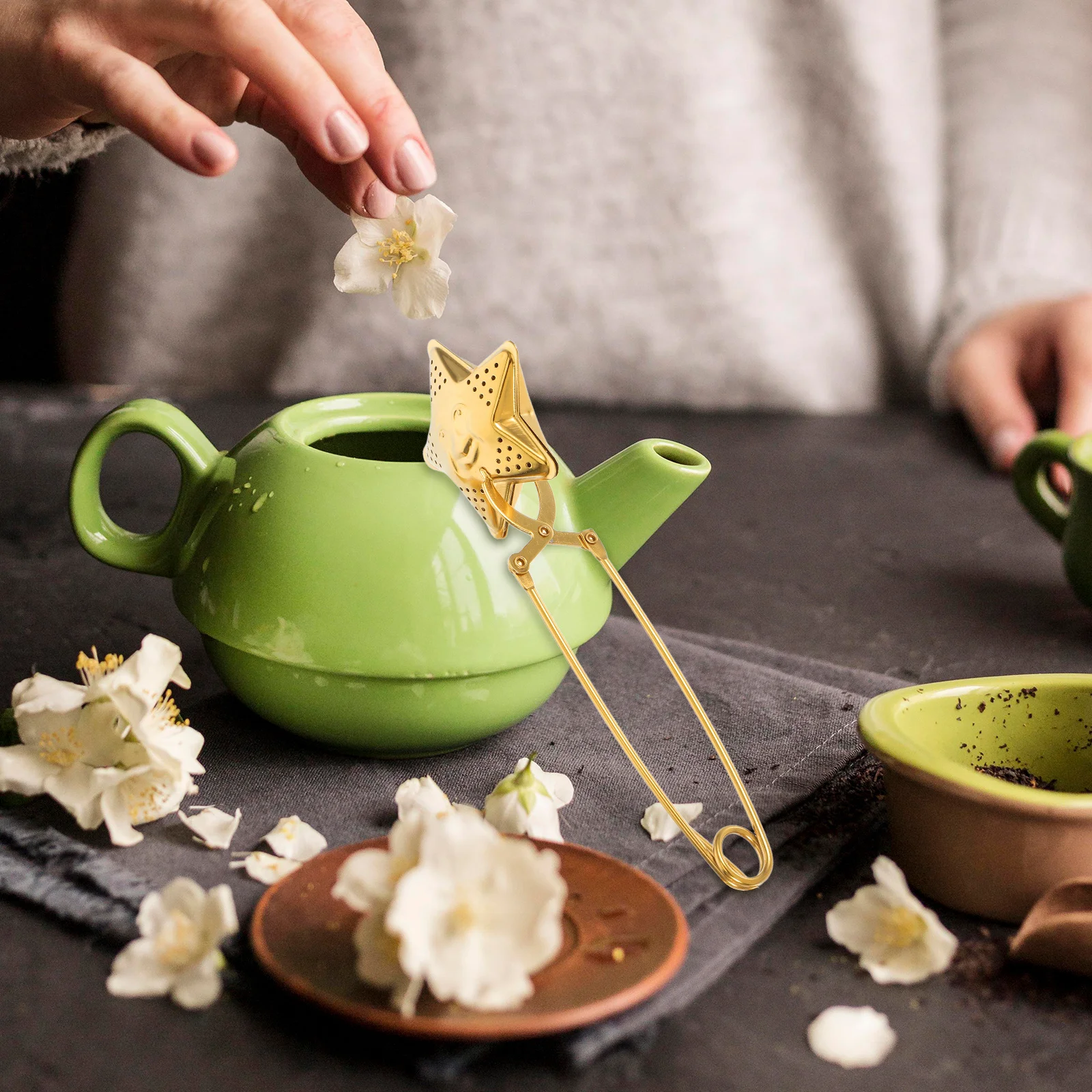 

2pcs Moon Star Shaped Stainless Steel Ball Strainer With Handle Loose Leaf Infuser Reusable Tea Filter For Cup Tea