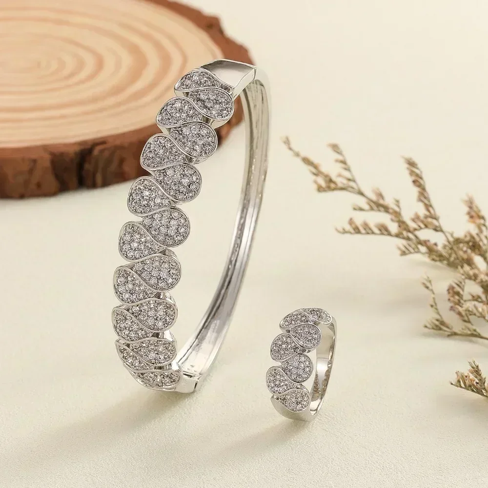 

Light Luxury Women's Middle Eastern Style Micro-Embellished Hollow Pattern Series Bracelet and Ring Two-Piece Set
