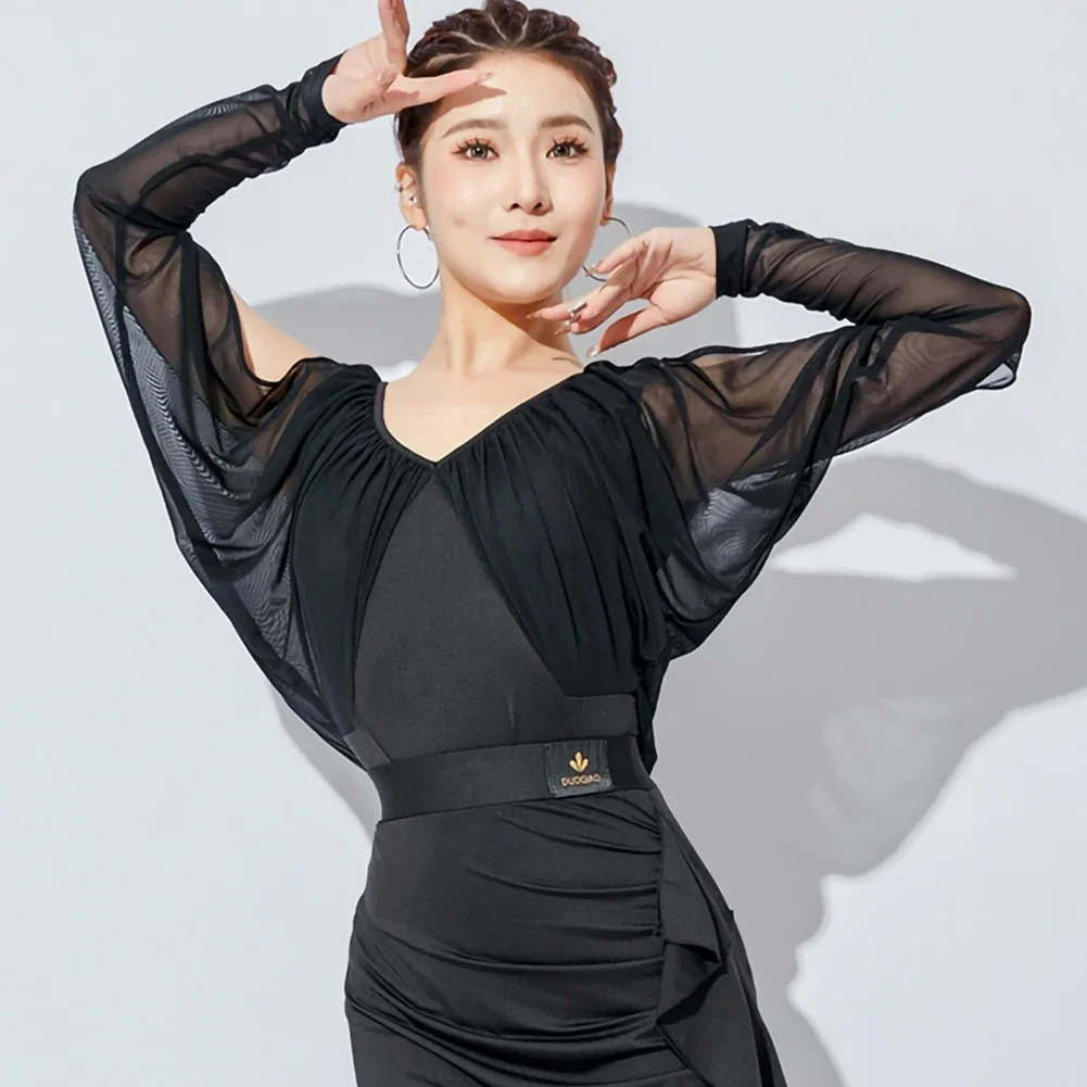 ชุดจั๊มสูทเต้นลาตินแขนยาวแบบใหม่สำหรับผู้หญิง เสื้อเต้นลาตินสำหรับงานพรอม ชุดแสดงสีดำ ชุดแสดงสีแดงเบอร์กันดี เสื้อคอวีผ้าตาข่าย