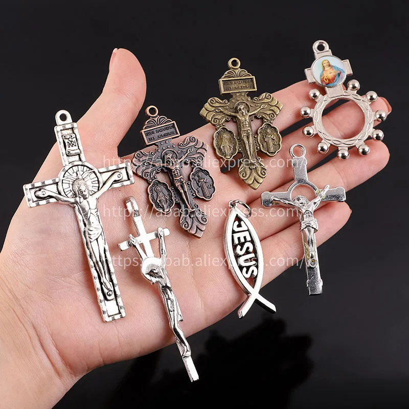 5 Pieces/Religious Bronze Cross Christian Jewelry Cross Pendant Saint Benedict Cross Pattern Pendant Pendant Necklace.