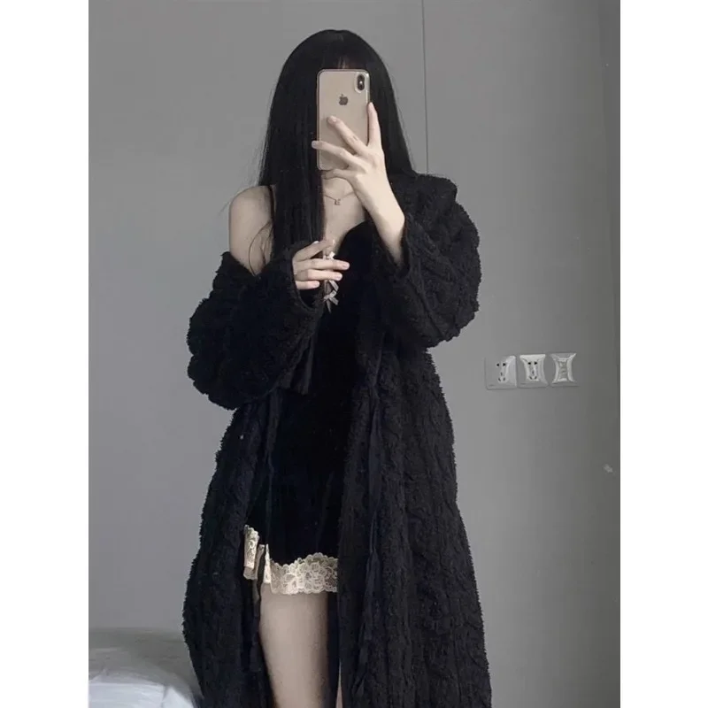 Wintertime Thickening Type Long Style Pajamas Hooded Flannel Autumn and Winter Loungewear Black Coral Fleece Night Gown Female