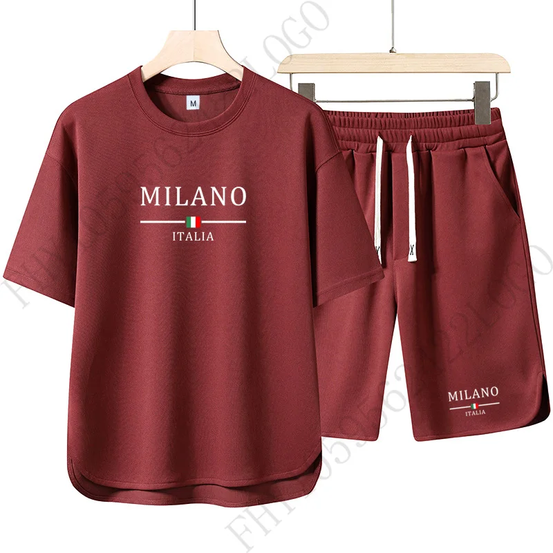 

Shorts set: The men's T-shirt and shorts set come in various colors, perfectly showcasing the charm of youth.