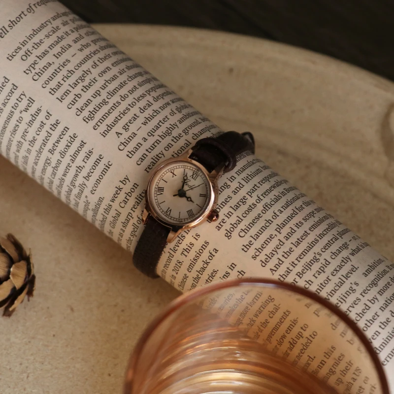 

Women'S Small Dial Watch, High-End Design, Vintage Style, Leather Strap, Exquisite Selection Of Watches, Ladies' Accessories.