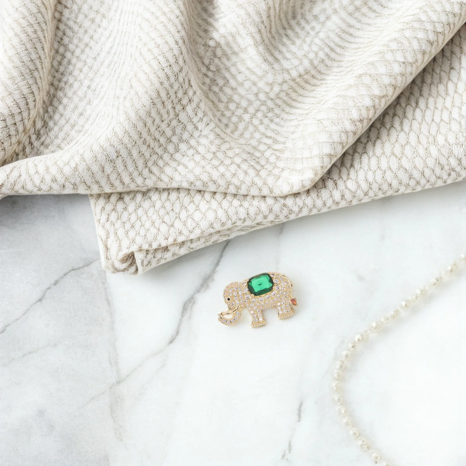 

Elephant Brooch Cute Animal Pin for Women Men Fashion Jewelry Accessory Gift Vintage Style Small Elephant Badge