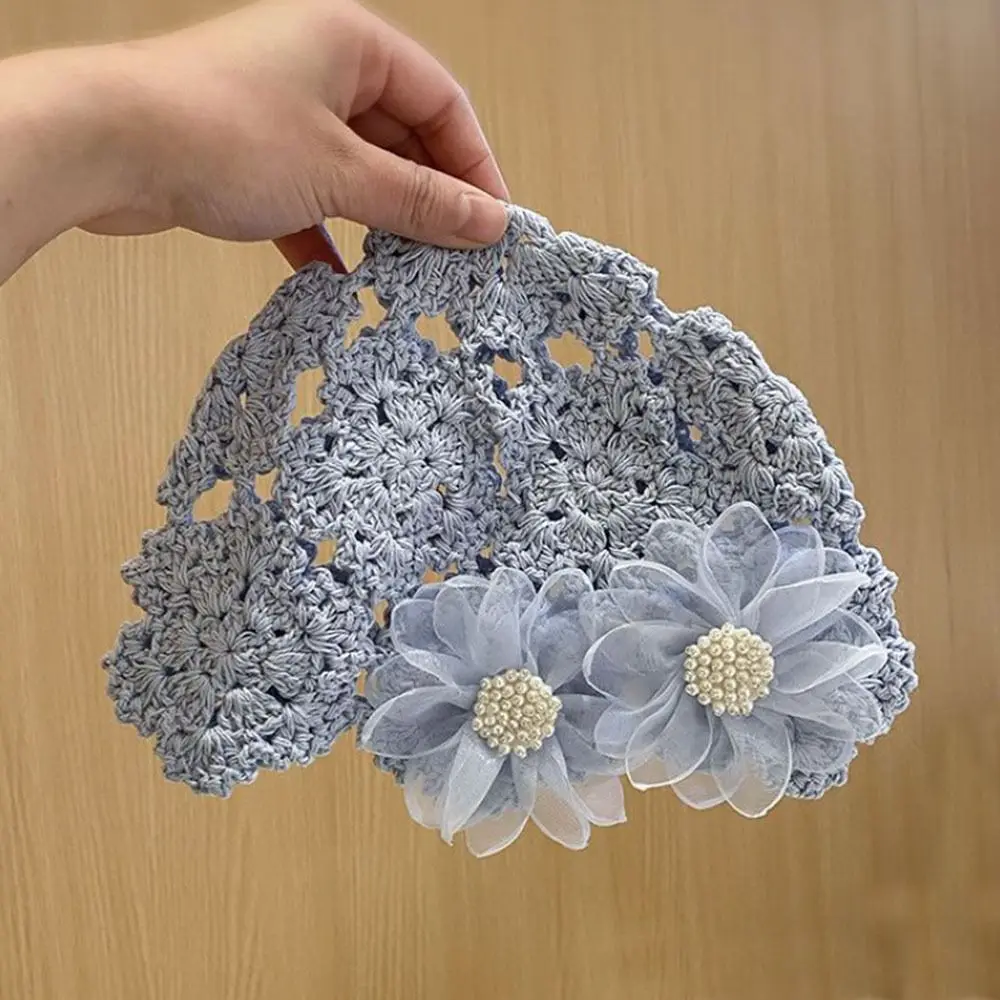 Дышащая ажурная вязаная шапка с кружевными цветами, берет, модная шапка с жемчугом и черепами для женщин