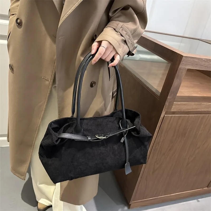 

Unique Dainty Tote Bag Ladies Office Commuting Work Meeting Exquisite Fashionable Chic Timeless Elegant Portable Versatile
