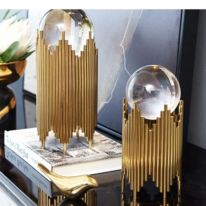 Europäische Kristallkugel Metallkunstwerk Skulptur mit Goldenem Sockel Wohnzimmerdekoration Einrichtungsgegenstände Handwerk Nordische Wohndekoration
