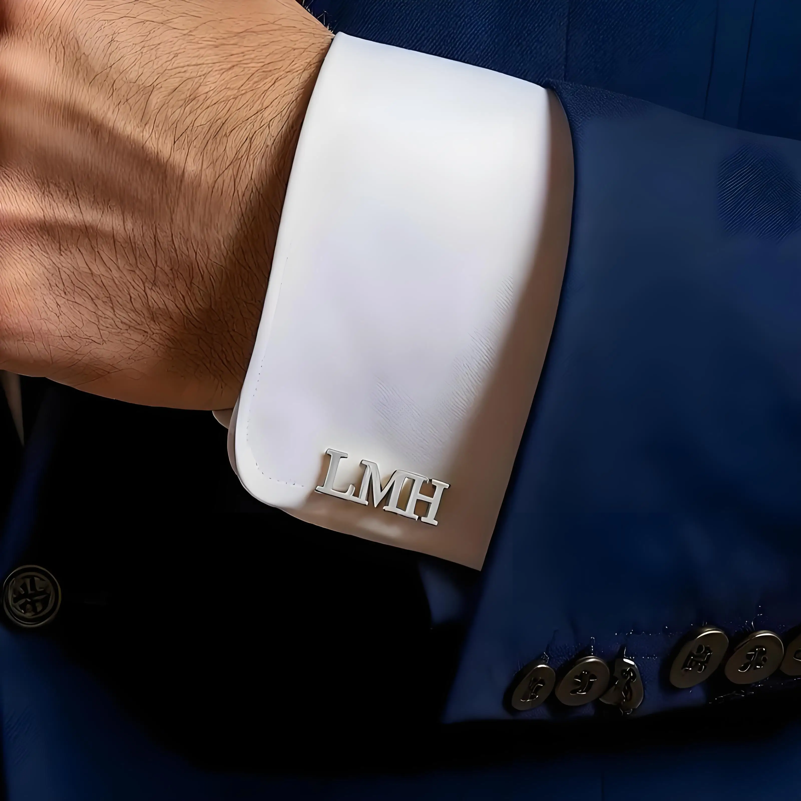 Personalisierte Manschettenknöpfe mit Initialen-Monogramm, individueller Herrenschmuck aus Edelstahl, elegantes Gentleman-Hemd-Accessoire, ideales Geschenk
