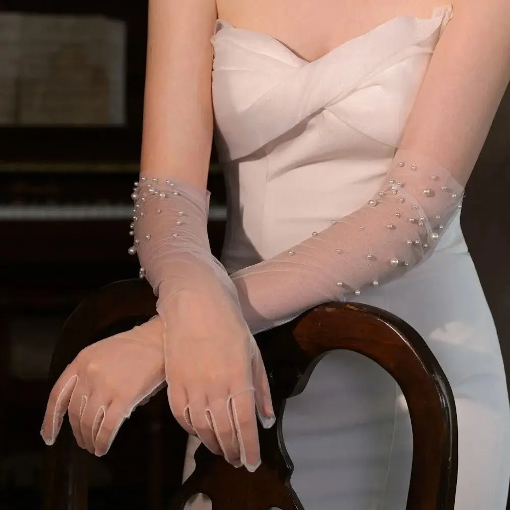 luvas-de-noiva-vintage-artesanais-com-micangas-transparentes-e-elegantes-luvas-finas-de-renda-com-perolas-para-cerimonia-de-casamento