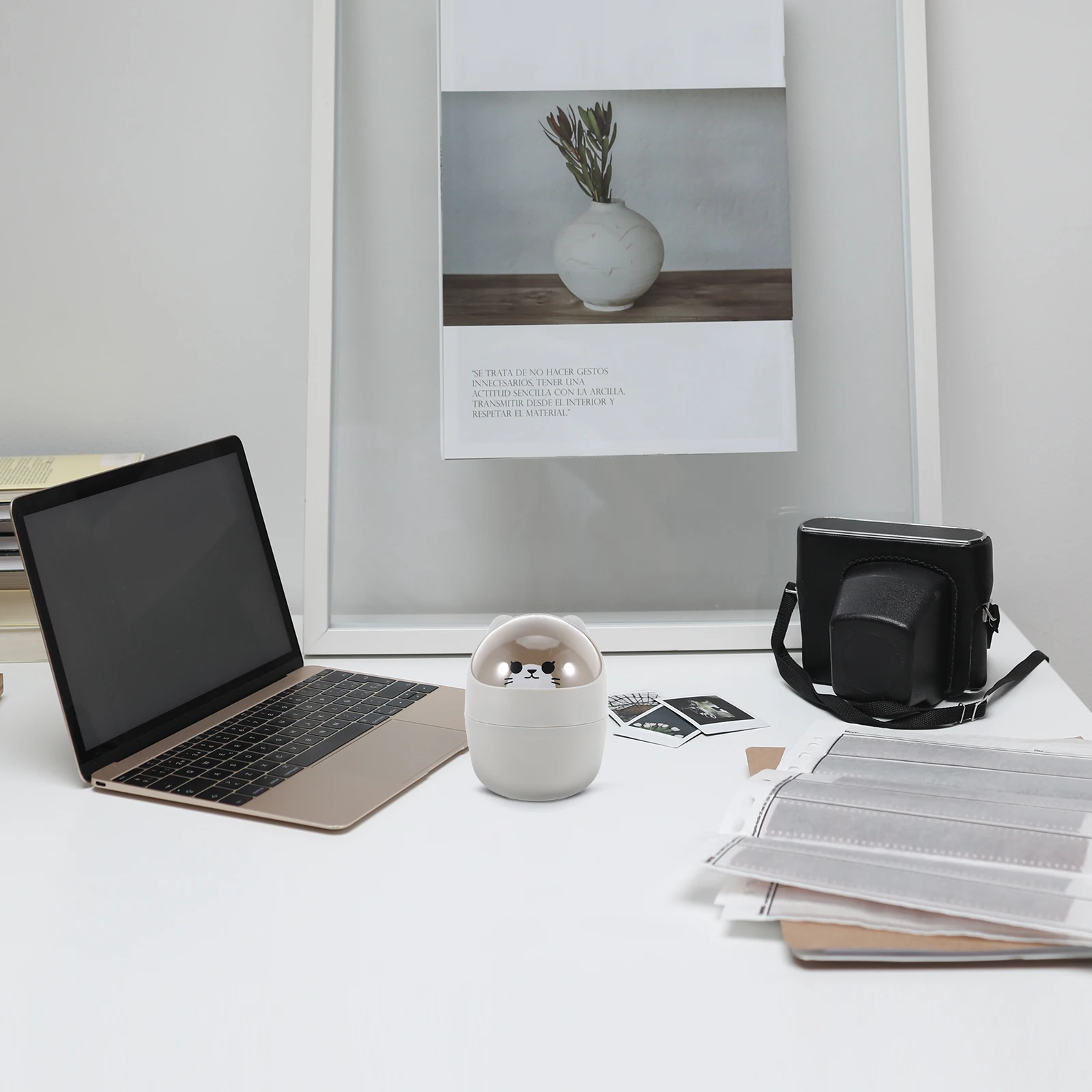 

Kawaii Bear Mini Garbage Can Cute Small Wastebasket Desktop Trash Bin with Lid for Office Desk Bathroom Bedroom Countertop