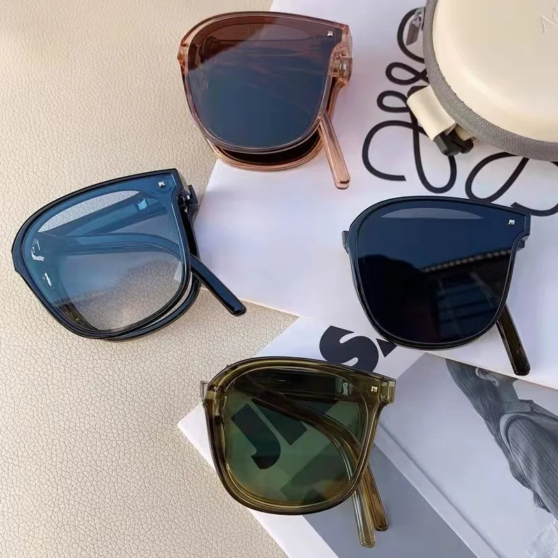 New Folding Sunglasses Portable Ultra light Sun UV Protection Sun Glasses Summer Men and Women Eyewear UV400 Oculos