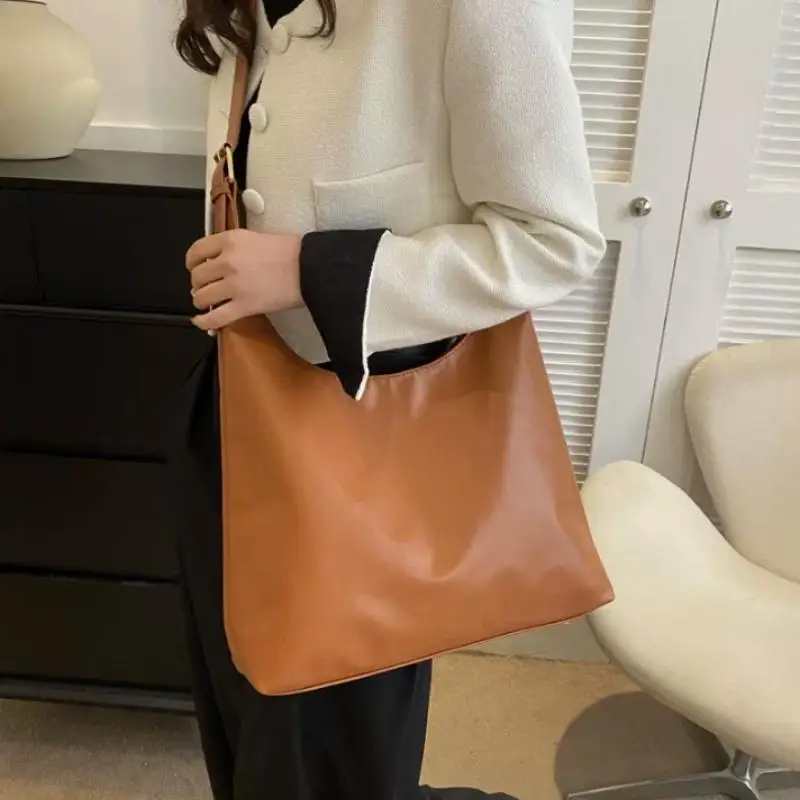 Large Capacity Womens Casual Tote Bag Comfortable Strap Shoulder Bag for Commuting Shopping Winter Outing