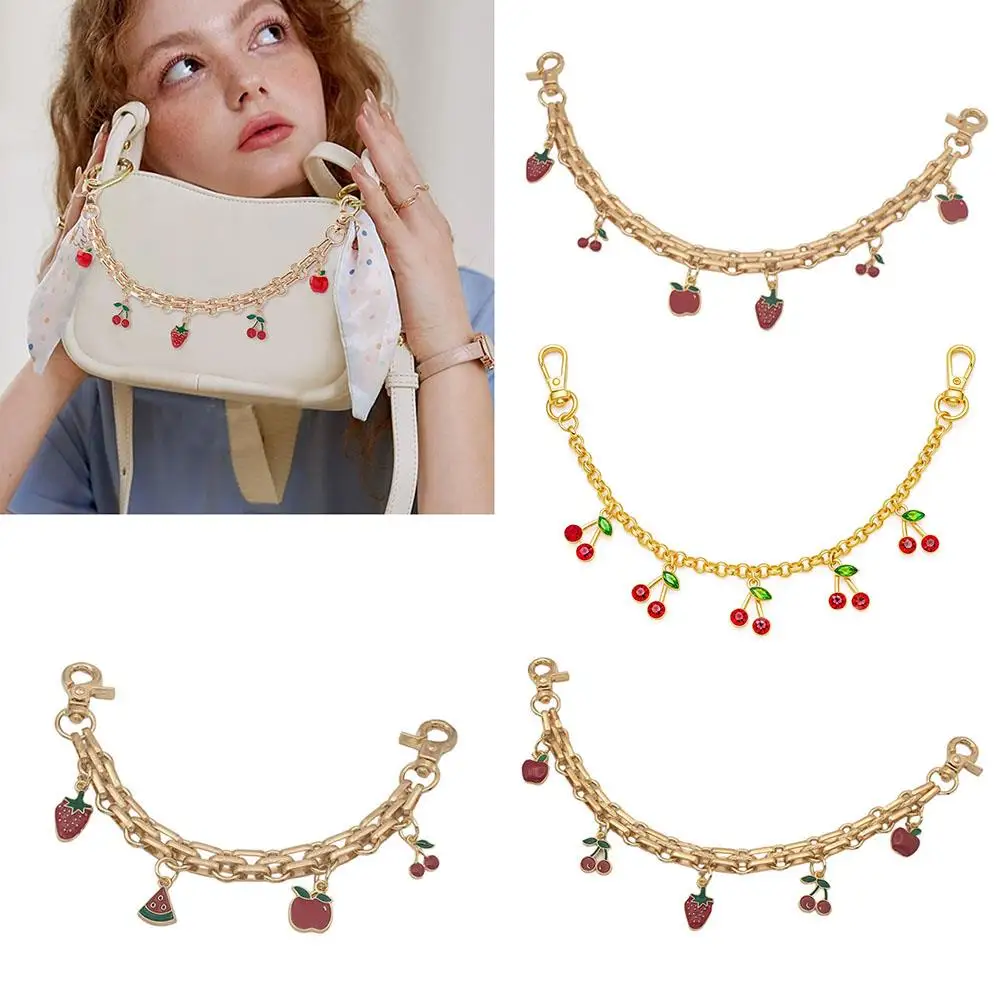 Рисунок 2 - Брелок с вишней, кошелек, подвески