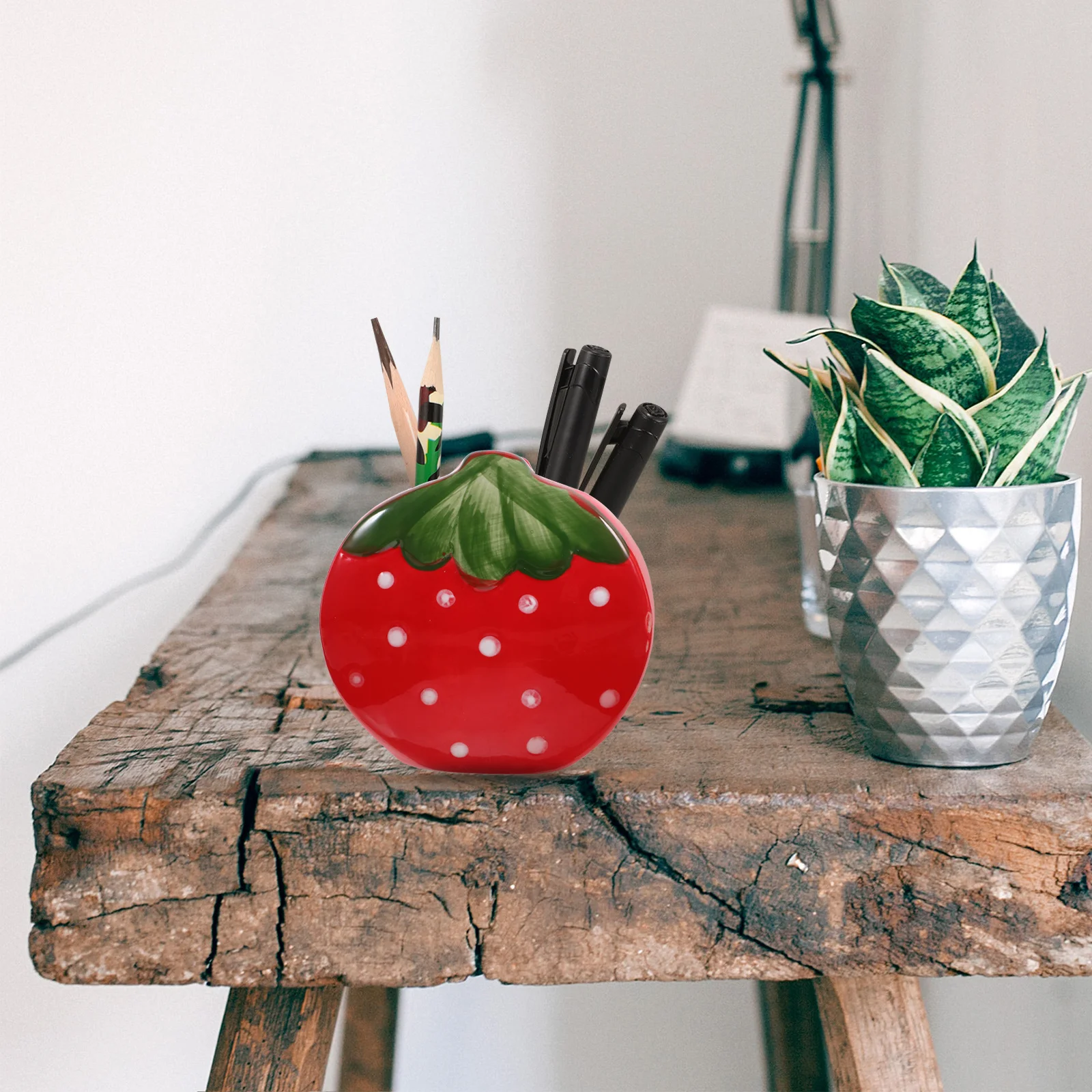 

Strawberry Pencil Holder Ceramic Large Space Simple Style Multifunction Pen Organizer Desktop Storage Makeup Brush Holder