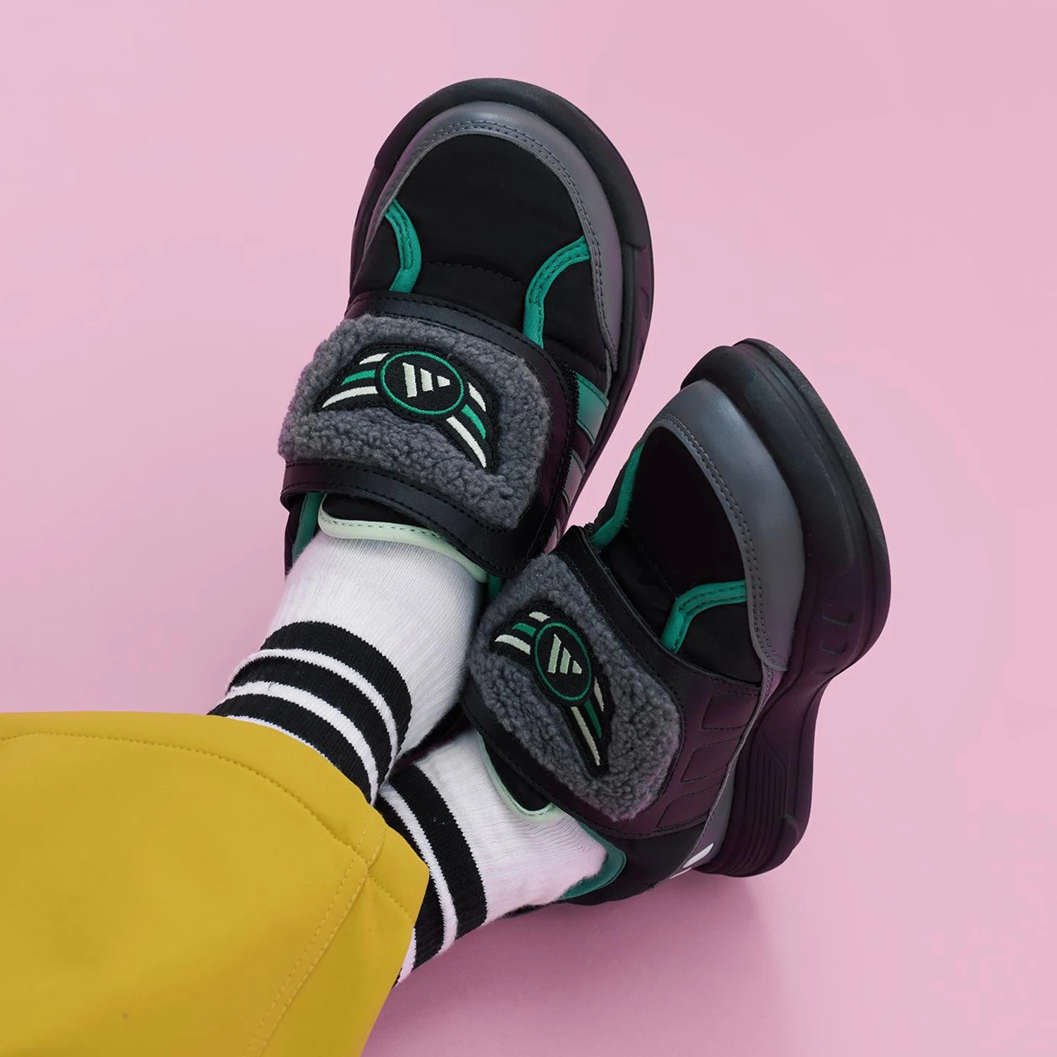 

Adidas Originals PUFFY SKIPPER Children's Casual Shoes with Velcro KJ3899