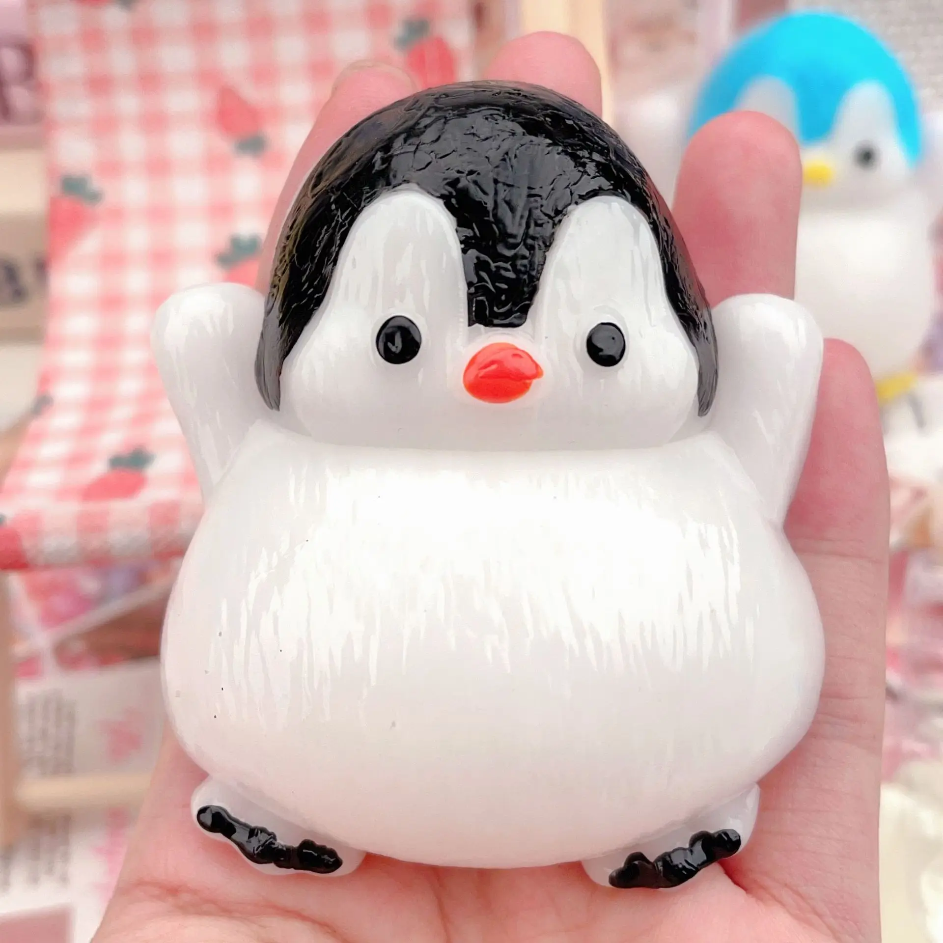 Kawaii paffuto nero blu pinguino idratazione decompressione punta delle dita Squishy giocattoli carino regalo ornamenti bambini coppia regalo di compleanno