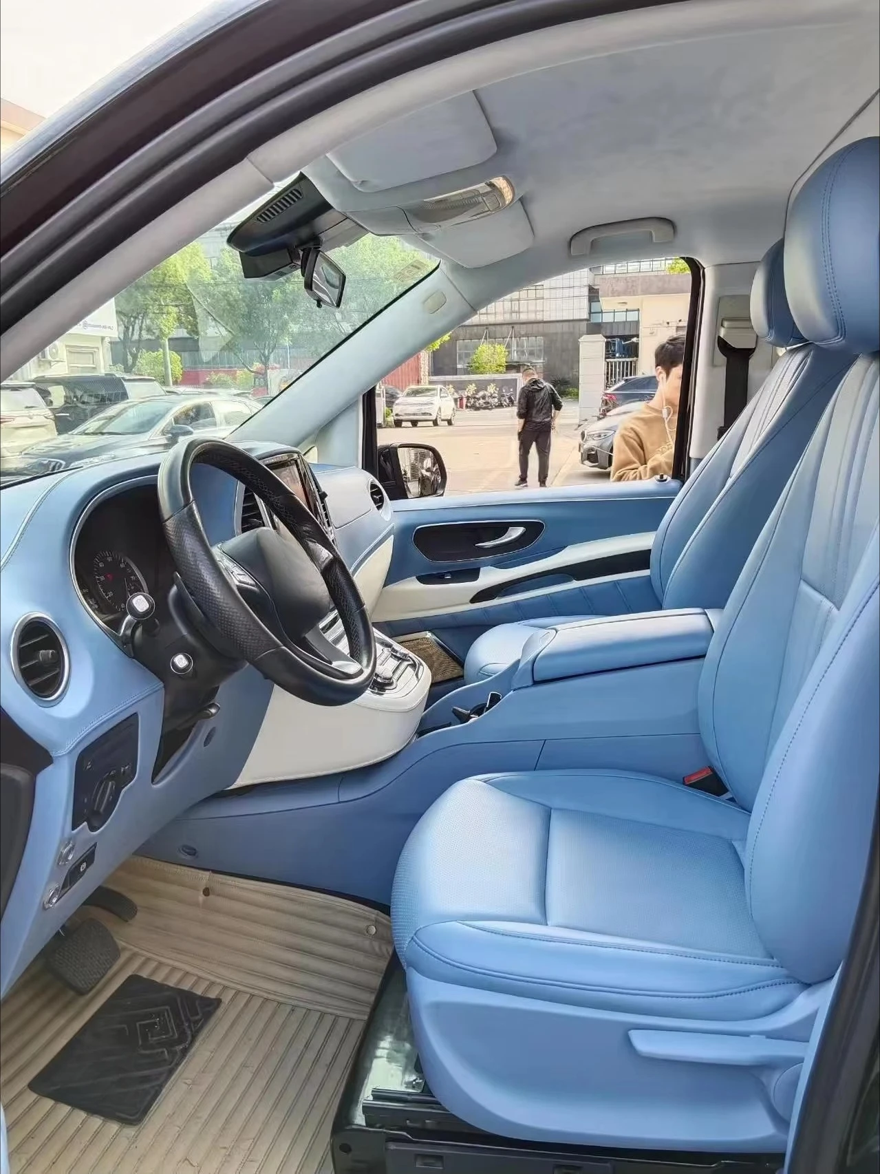 

Adjustable Luxury Aero VIP Car Seats for RV Van SUV MPV Electric Leather Seats for Alphard Hiace Vito Model