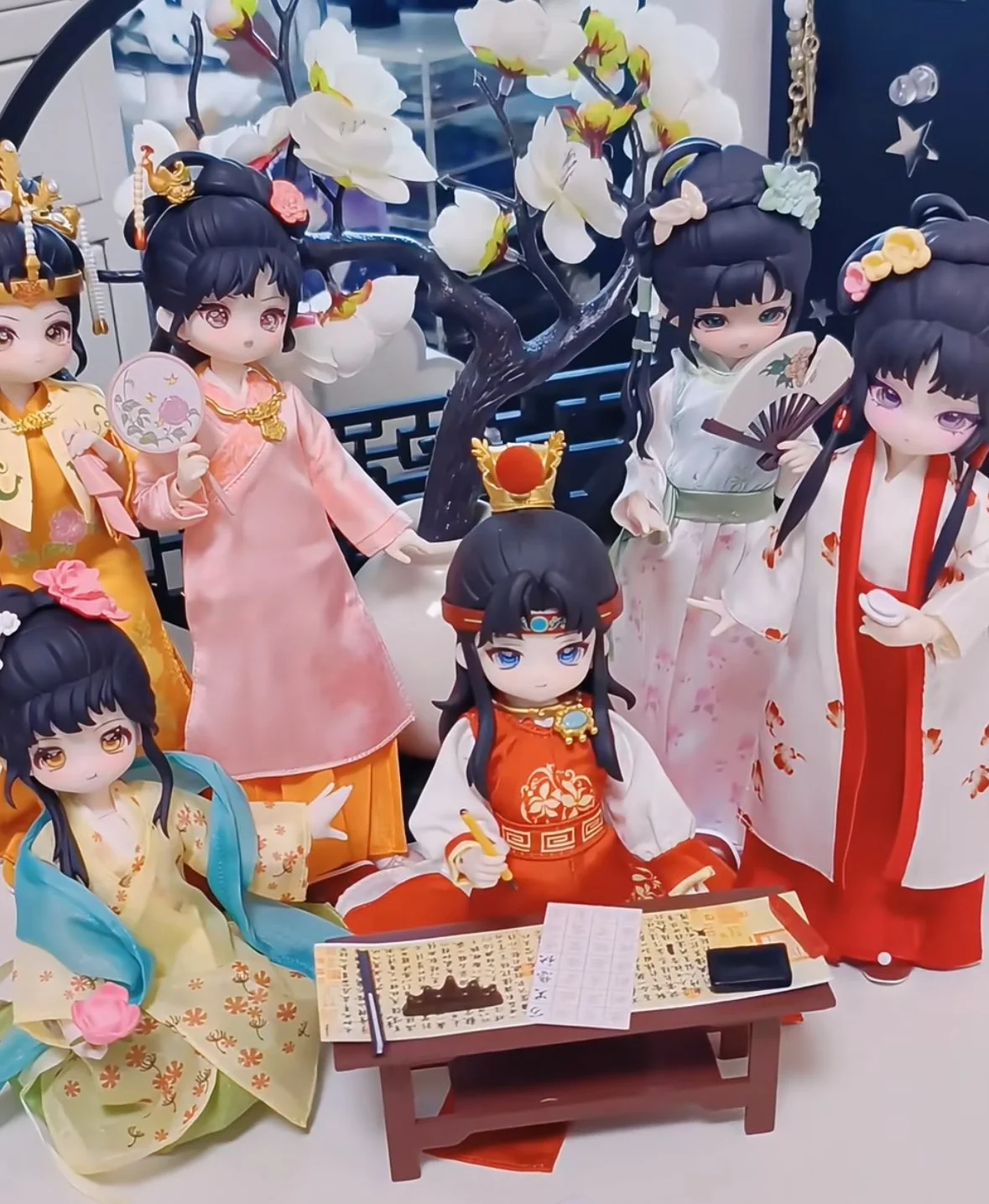 

Come4free New A Dream Of Red Mansions Series Bjd Blind Box Action Figure Caixa Caja Dolls Mystery Box Ornament Model Gift