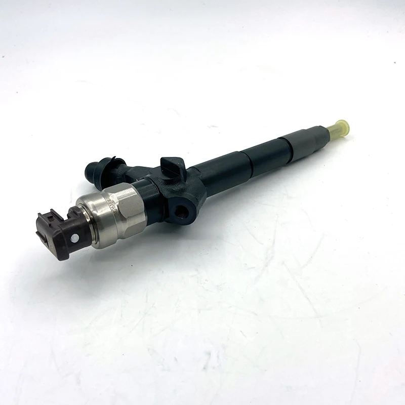 Genuine New Common Rail Diesel Fuel Injector Nozzle 095000-6250 16600 EB70D  For Nissan Car 16600EC00 16600EC00A