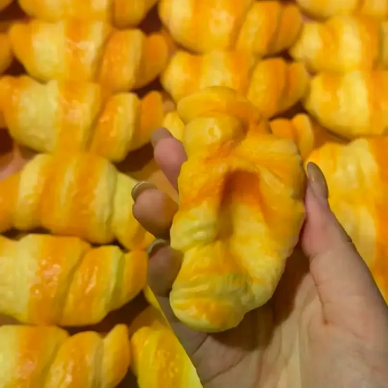 1Pcs Croissant Fried Dough Stick Cat Paw Toy, Slow Rebound Stress Relief Squeeze Fidget, Cute Desktop Decompression Gift