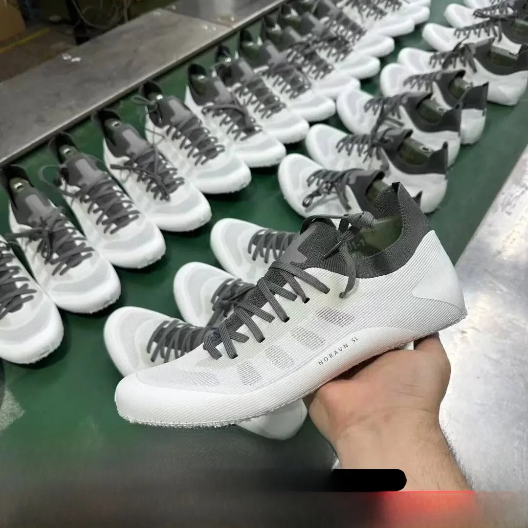 

Кроссовки Core Technology SL: легкие, бесшовные, с герметичной сеткой, для активного отдыха, бега и повседневной носки, унисекс, дышащие, с круглым носком.