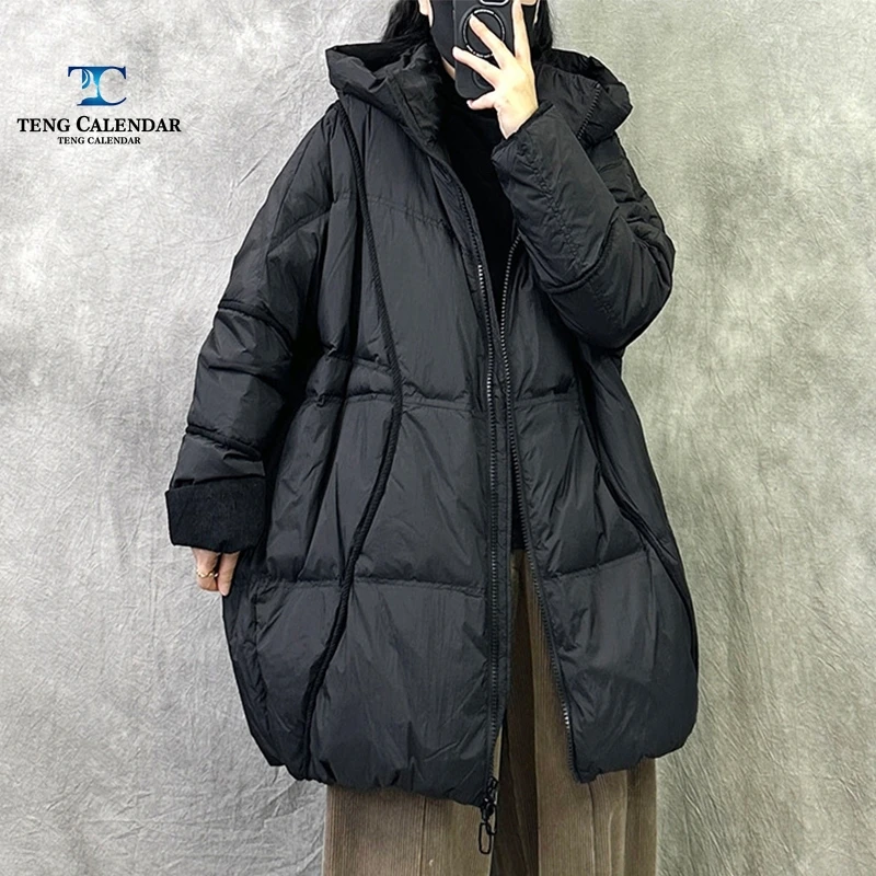 Jaqueta de pato branco com capuz, jaqueta quente europeia solta e grossa de médio a longo, roupas de inverno femininas 2025 novo estilo